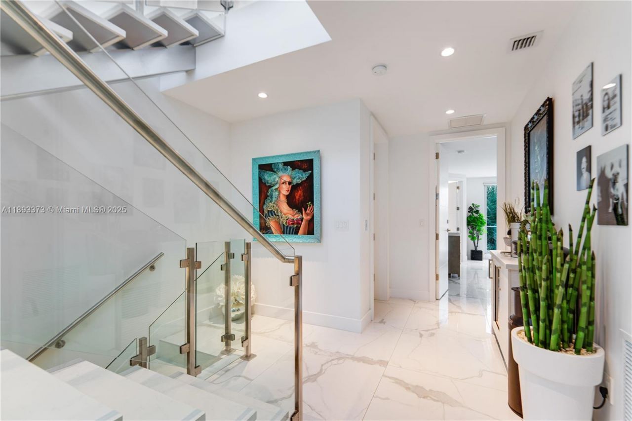 259 Shore Ct, Lauderdale by the Sea, FL 33308 Photo