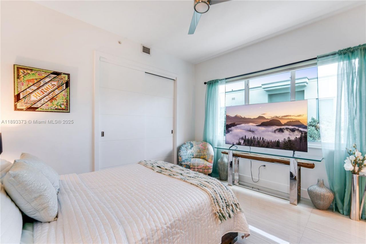 259 Shore Ct, Lauderdale by the Sea, FL 33308 Photo