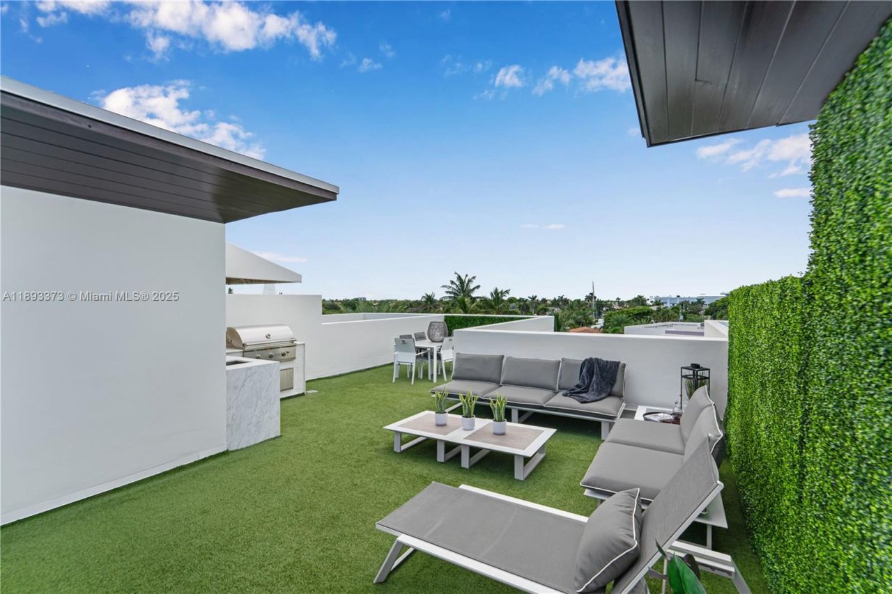 259 Shore Ct, Lauderdale by the Sea, FL 33308 Photo