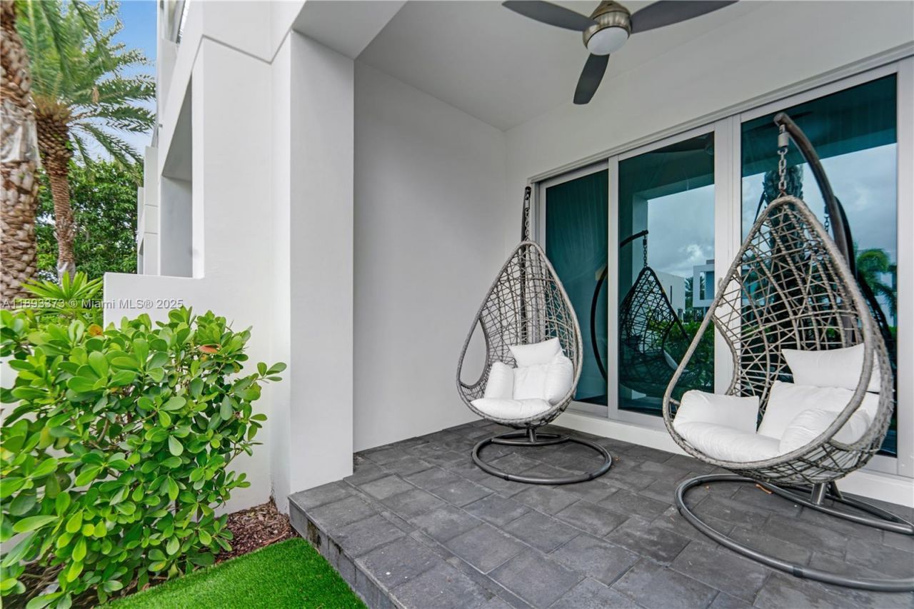 259 Shore Ct, Lauderdale by the Sea, FL 33308 Photo