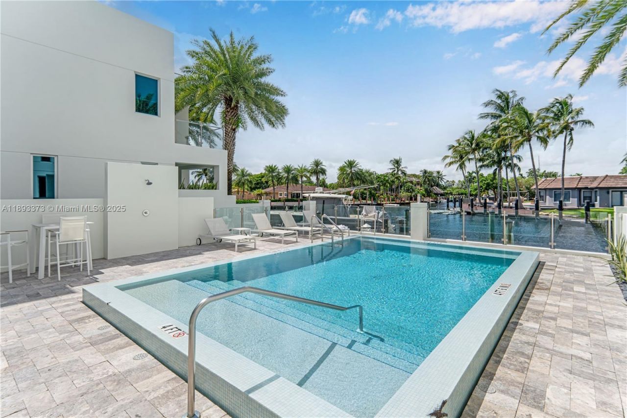 259 Shore Ct, Lauderdale by the Sea, FL 33308 Photo