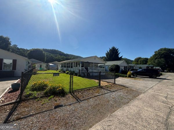 4321 Riverbank Run, Hiawassee, GA 30546