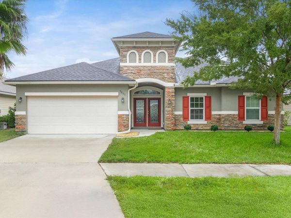 3825 Hammock Bluff Dr, Jacksonville, FL 32226