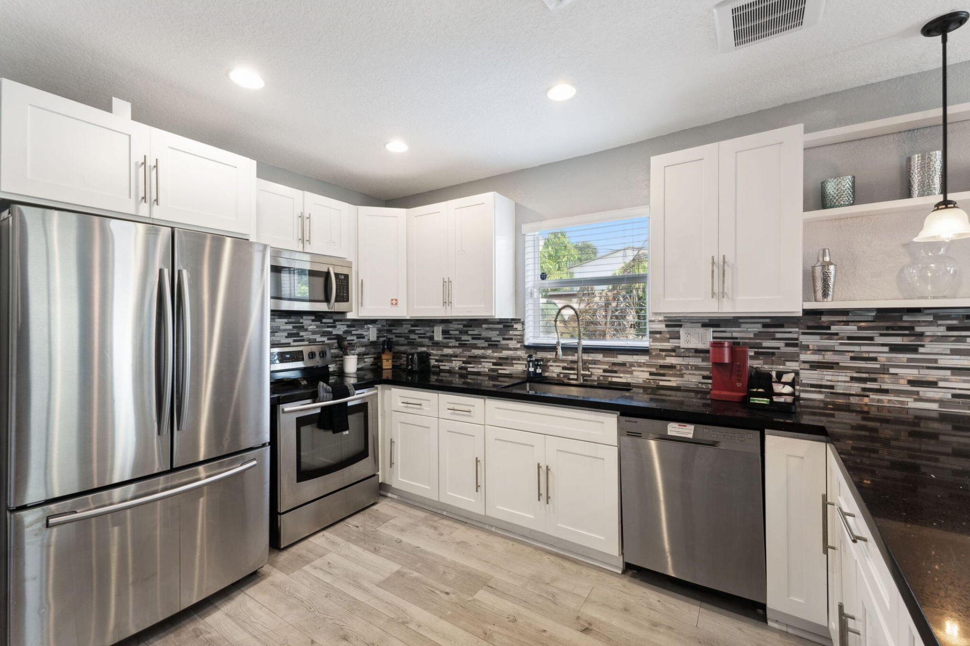 1631 N Andrews Square, Fort Lauderdale, FL 33311 Photo