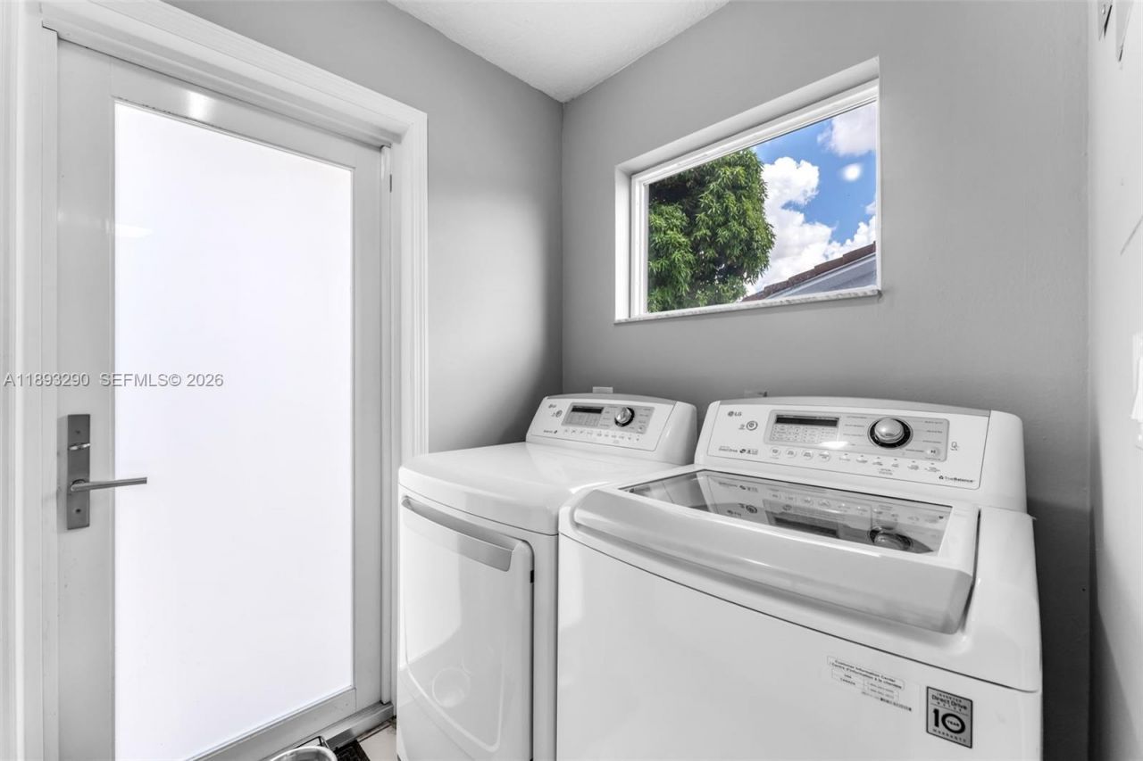 10121 SW 4th St, Miami, FL 33174 Photo