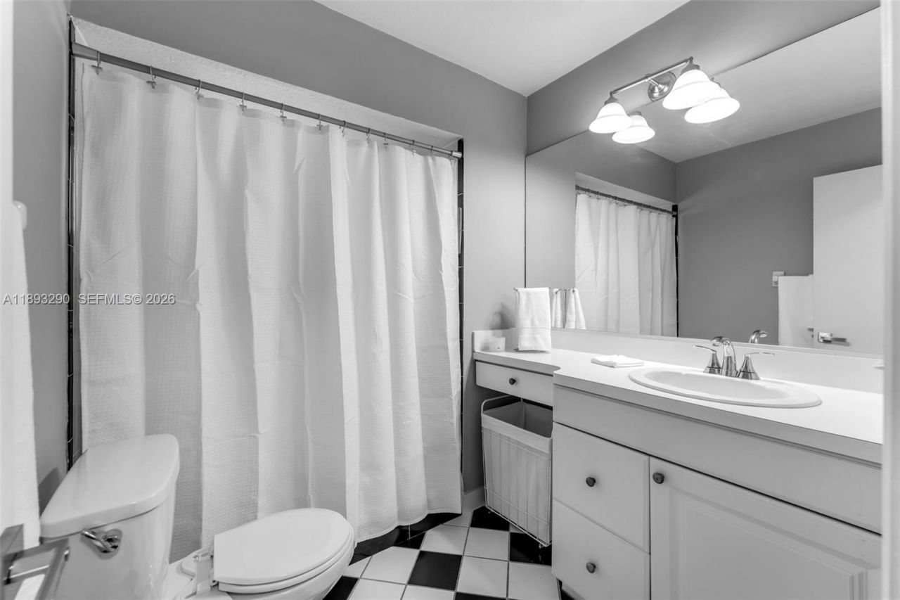 10121 SW 4th St, Miami, FL 33174 Photo