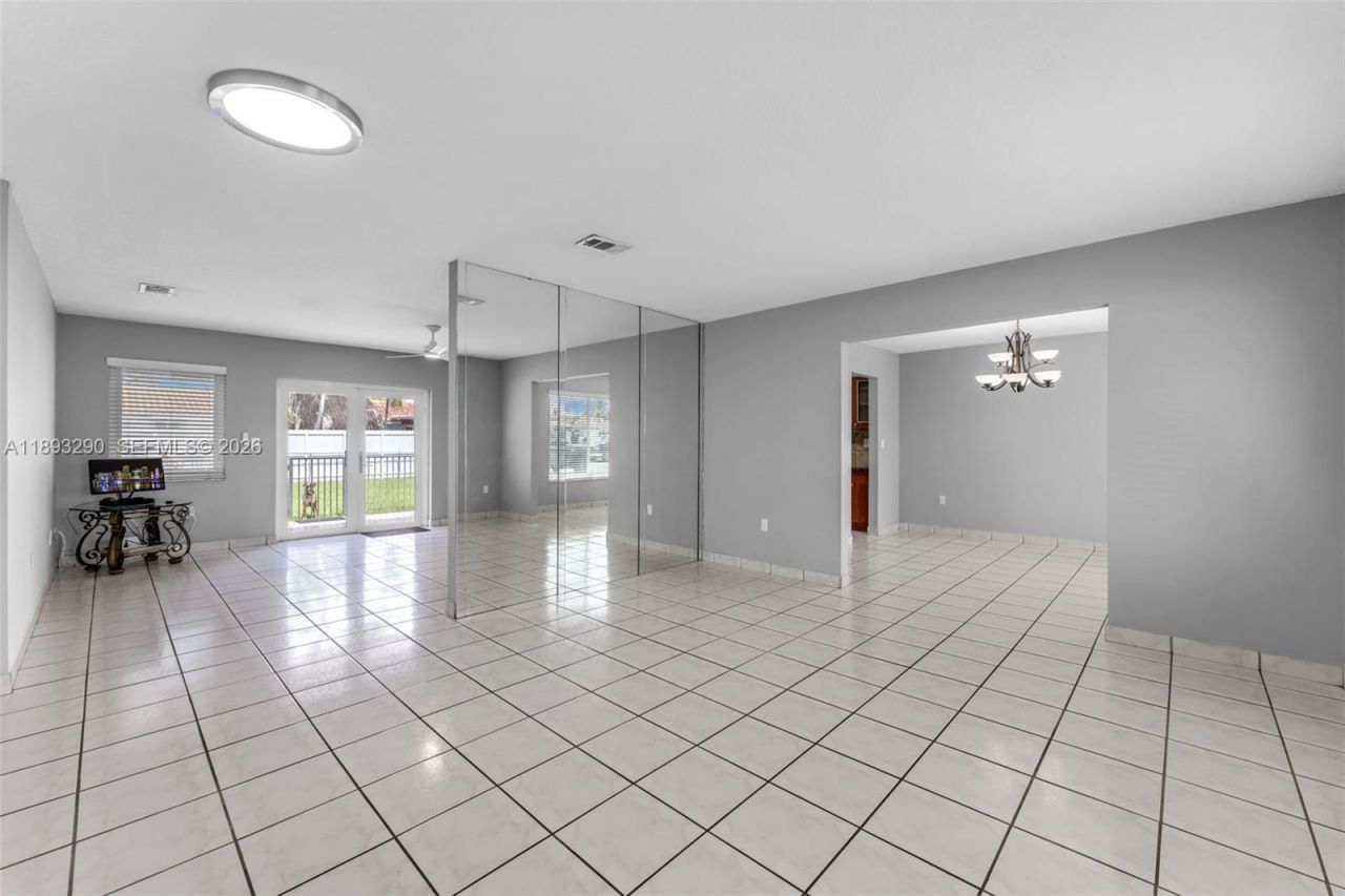 10121 SW 4th St, Miami, FL 33174 Photo