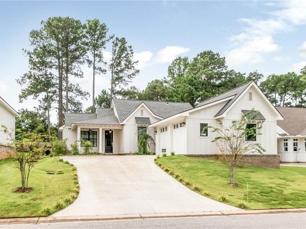 848 Geranium Drive, Fairhope, AL 36532
