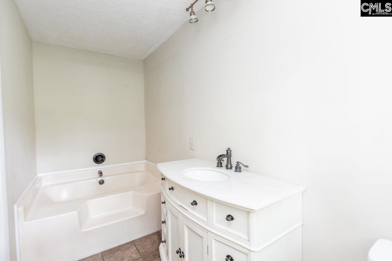 220 Destiny Lane Photo 14