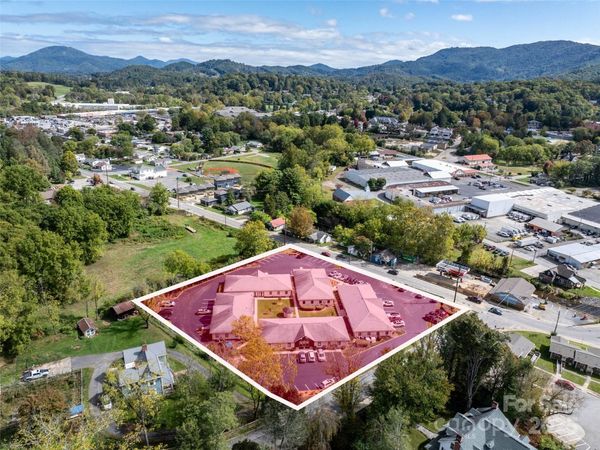 367 Dellwood Road , Waynesville, NC 28786