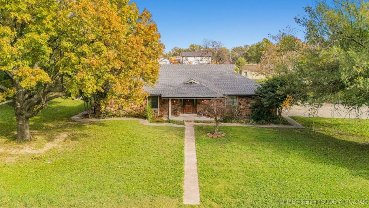 7409 N 147th East Avenue, Owasso, OK 74055 Main Photo