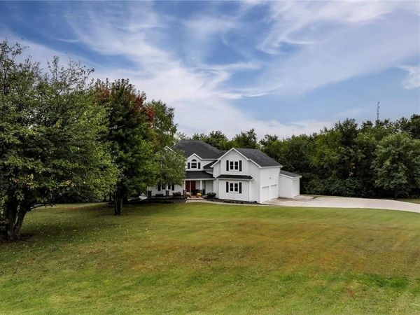 2641 Greenwood Drive, Ottawa, KS 66067