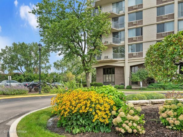 40 N Tower Road, Unit 12F, Oak Brook, IL 60523
