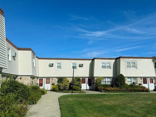 15 Harrison Avenue, Unit 15B, Amityville, NY 11701