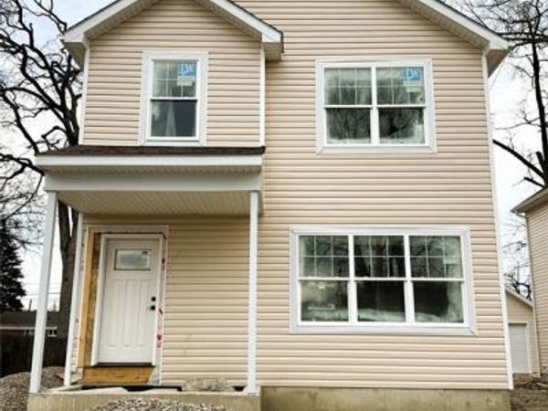 27828 Groveland St, Madison Heights, MI 48071