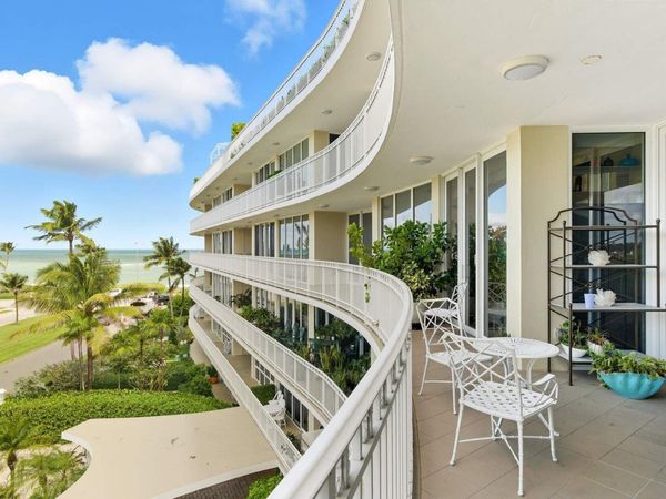 100 Royal Palm Way, Unit F4, Palm Beach, FL 33480
