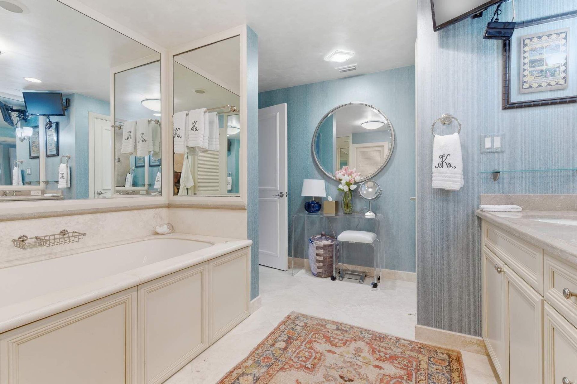 100 Royal Palm Way, Unit F4, Palm Beach, FL 33480 Photo