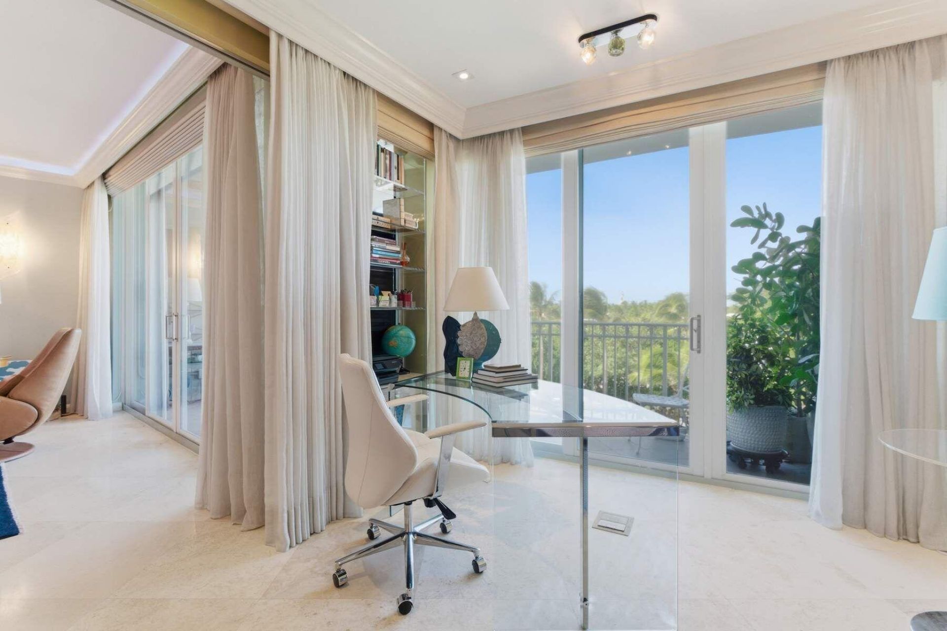 100 Royal Palm Way, Unit F4, Palm Beach, FL 33480 Photo