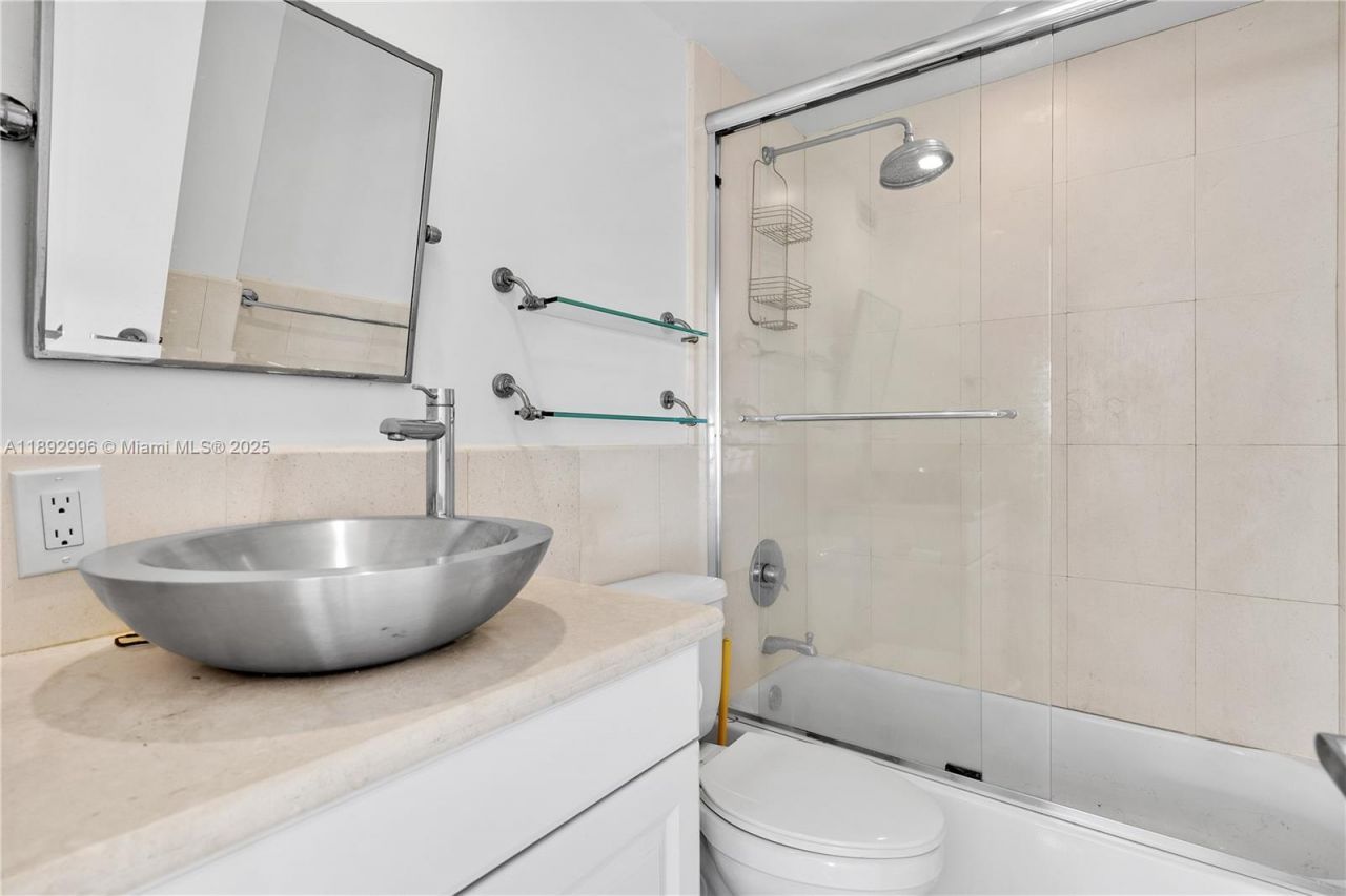 9700 E Bay Harbor Dr, Unit 305, Bay Harbor Islands, FL 33154 Photo