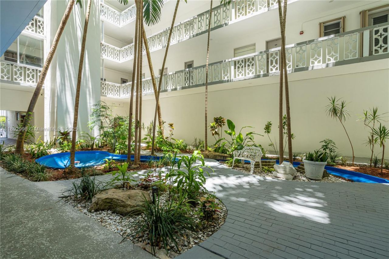 9700 E Bay Harbor Dr, Unit 305, Bay Harbor Islands, FL 33154 Photo