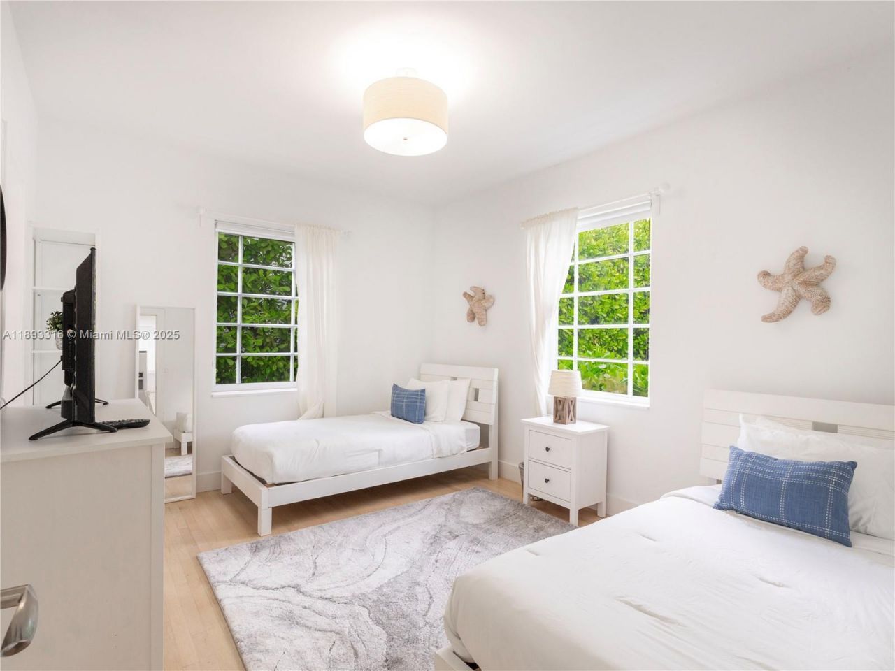 241 28th St, Unit 1, Miami Beach, FL 33140 Photo