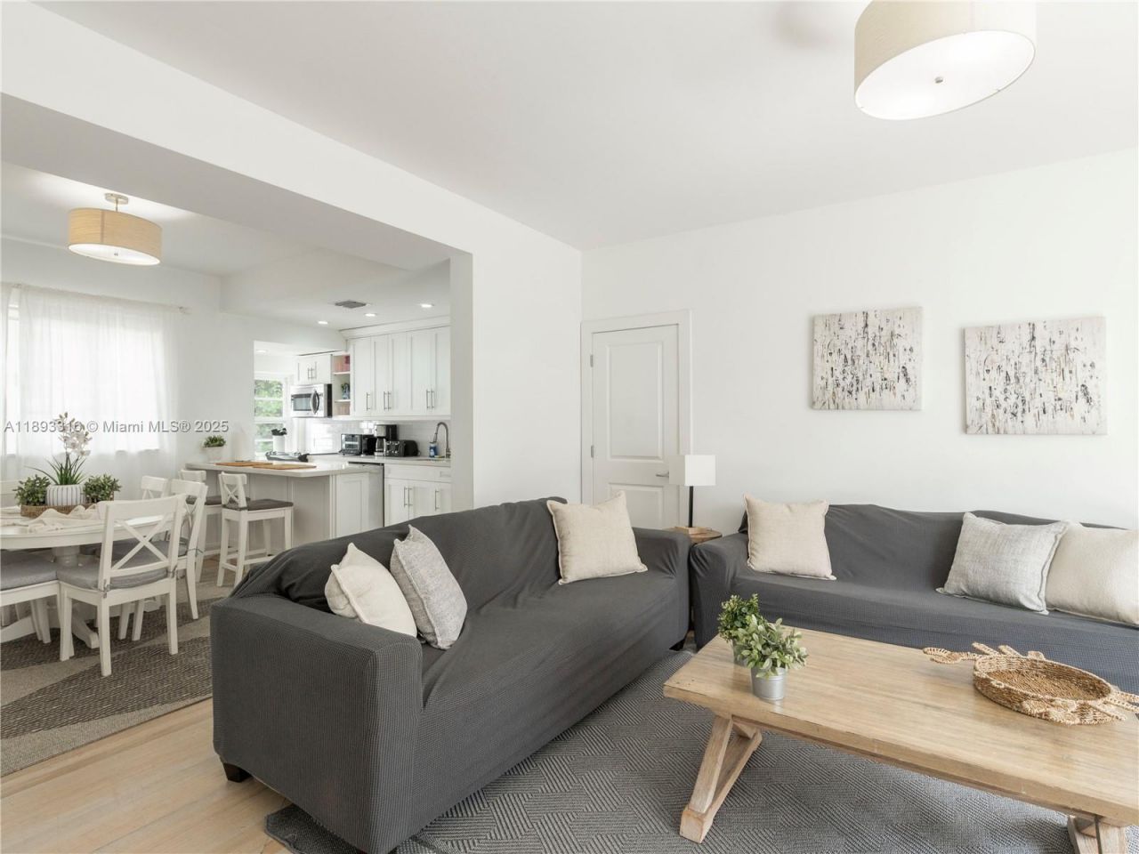 241 28th St, Unit 1, Miami Beach, FL 33140 Photo