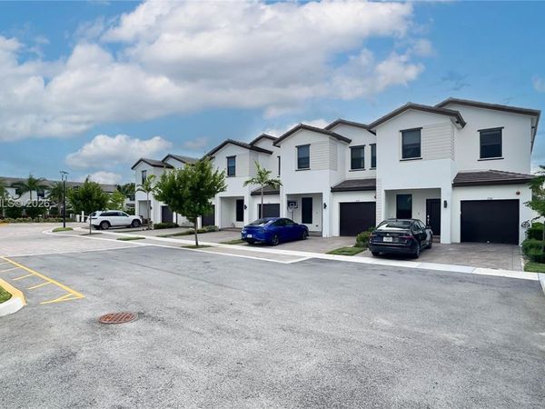 204 SW 159th Pl, Pembroke Pines, FL 33027