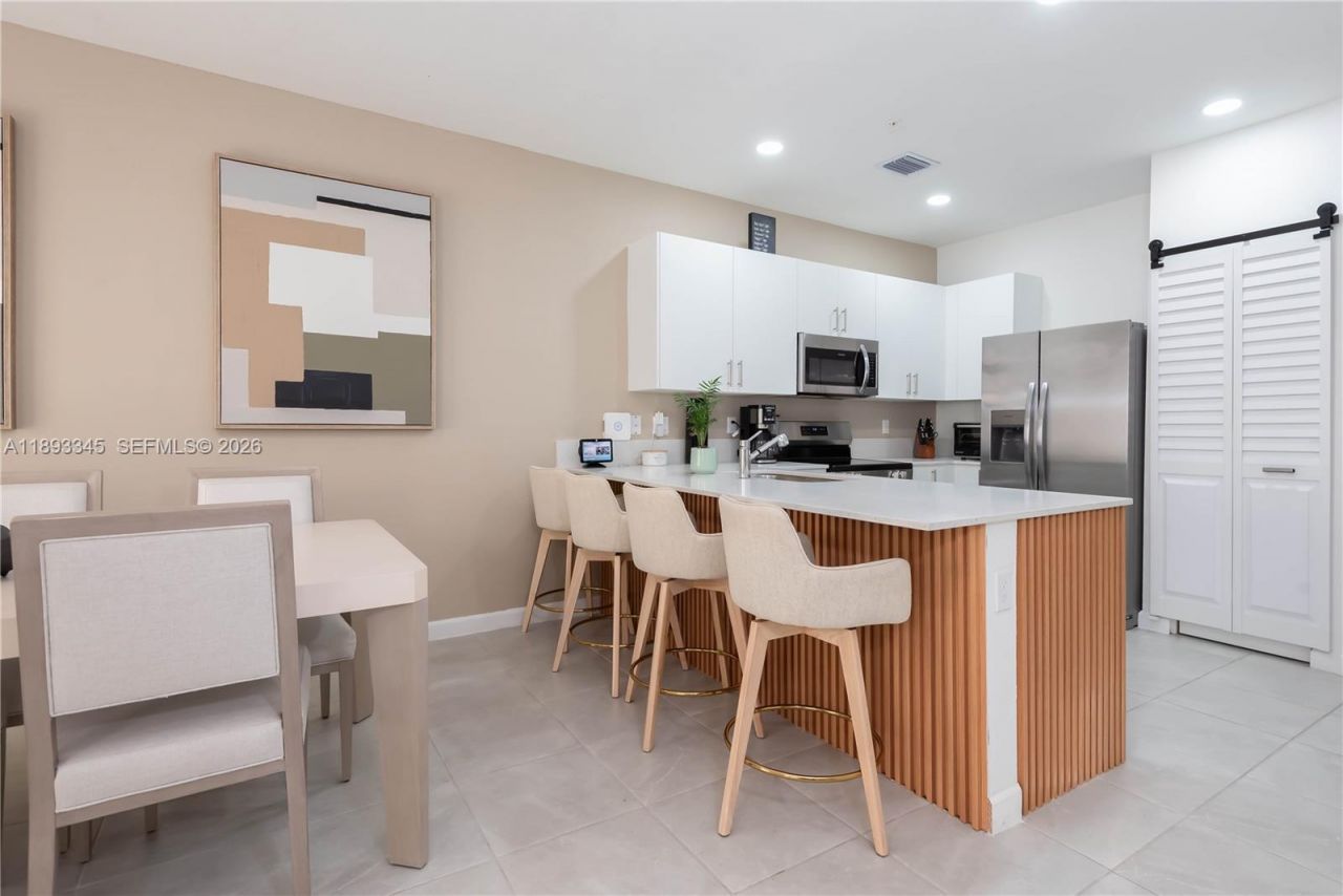 204 SW 159th Pl, Pembroke Pines, FL 33027 Photo