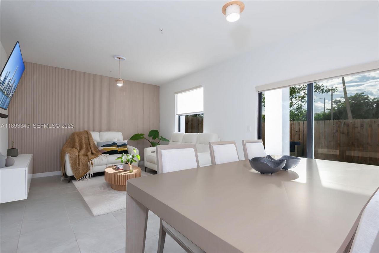 204 SW 159th Pl, Pembroke Pines, FL 33027 Photo