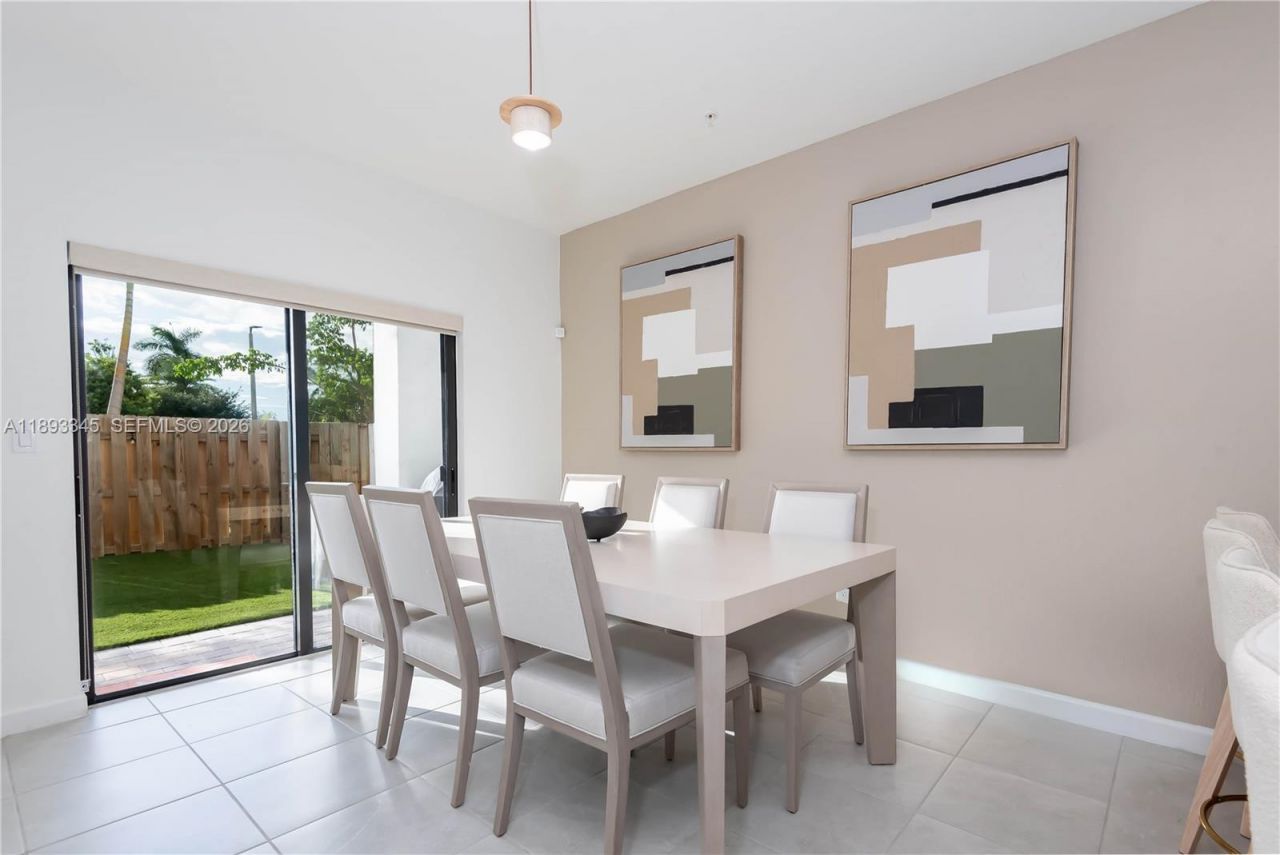 204 SW 159th Pl, Pembroke Pines, FL 33027 Photo