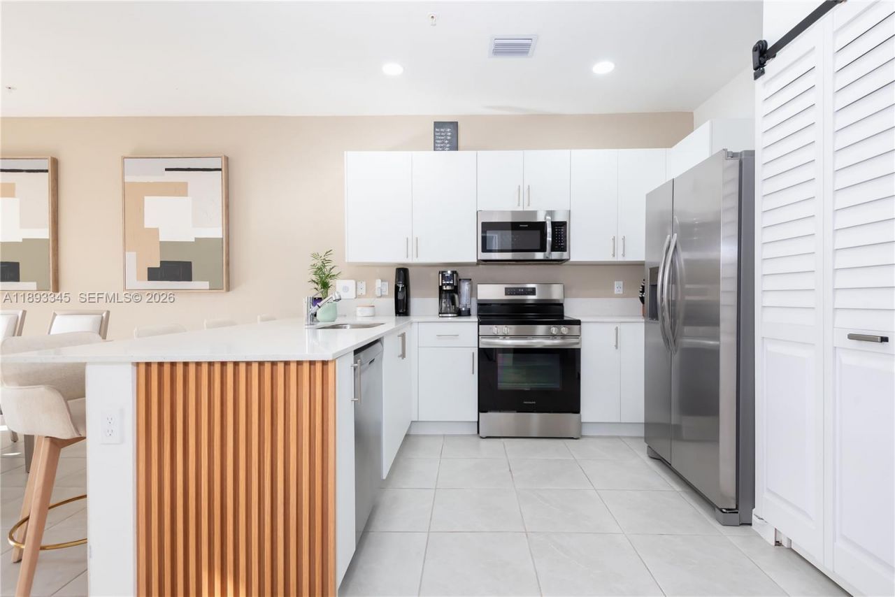 204 SW 159th Pl, Pembroke Pines, FL 33027 Photo