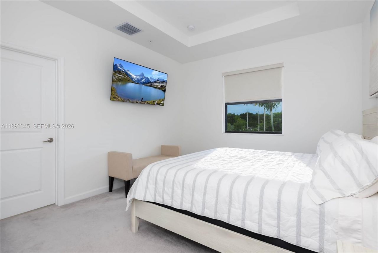 204 SW 159th Pl, Pembroke Pines, FL 33027 Photo