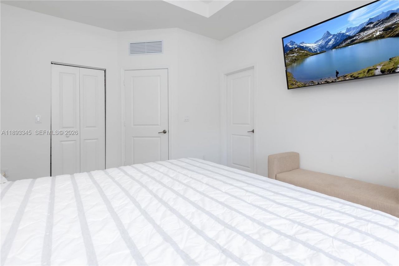 204 SW 159th Pl, Pembroke Pines, FL 33027 Photo