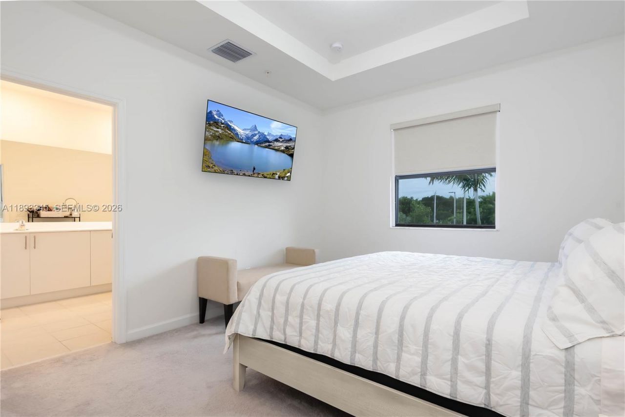 204 SW 159th Pl, Pembroke Pines, FL 33027 Photo