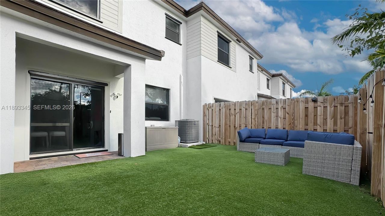 204 SW 159th Pl, Pembroke Pines, FL 33027 Photo