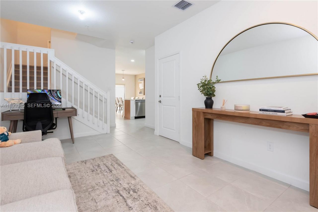 204 SW 159th Pl, Pembroke Pines, FL 33027 Photo