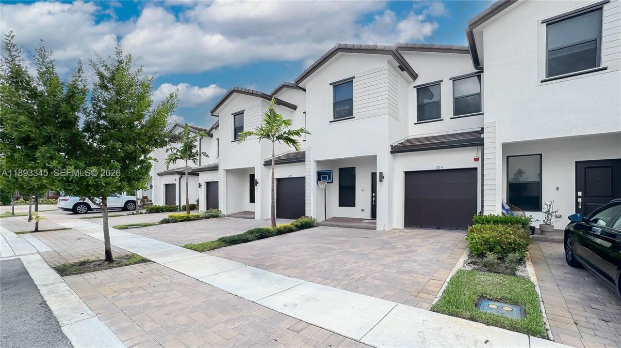 204 SW 159th Pl, Pembroke Pines, FL 33027 Photo