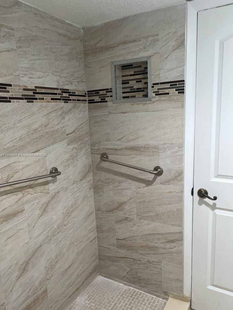 2670 W 76th St, Unit 101, Hialeah, FL 33016 Photo