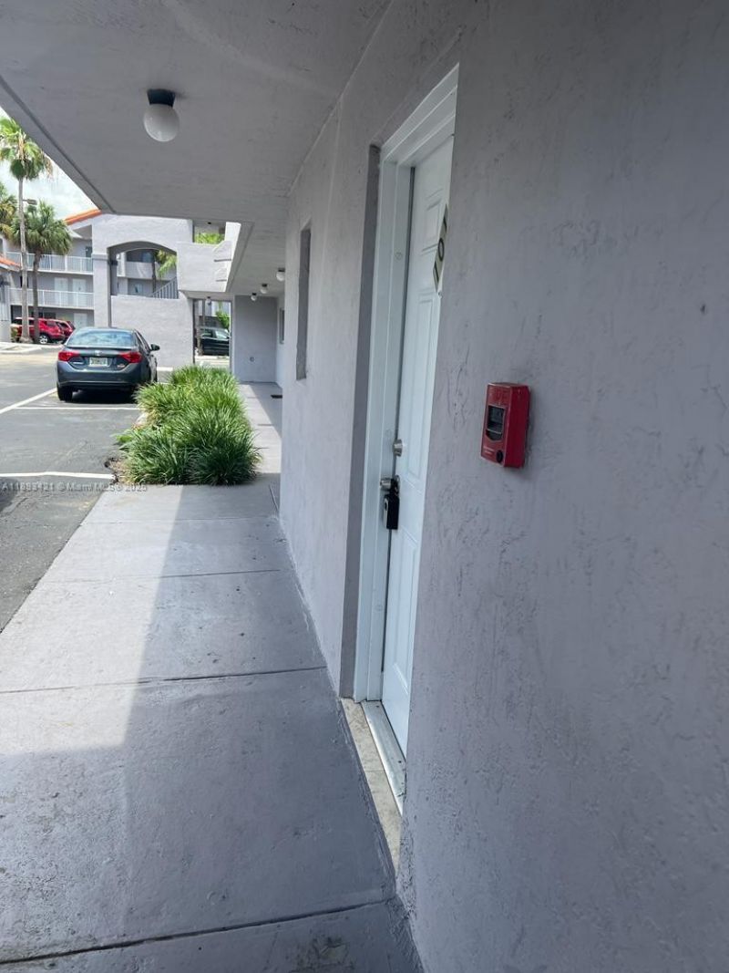 2670 W 76th St, Unit 101, Hialeah, FL 33016 Photo