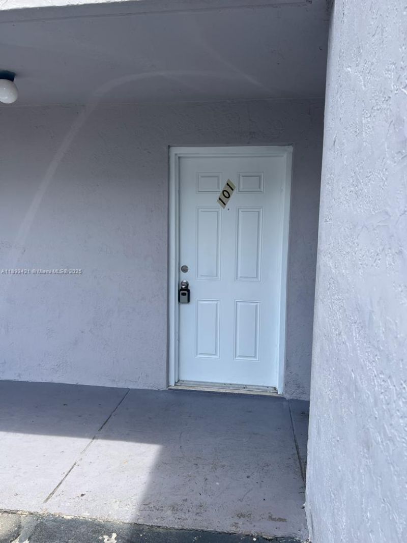 2670 W 76th St, Unit 101, Hialeah, FL 33016 Photo