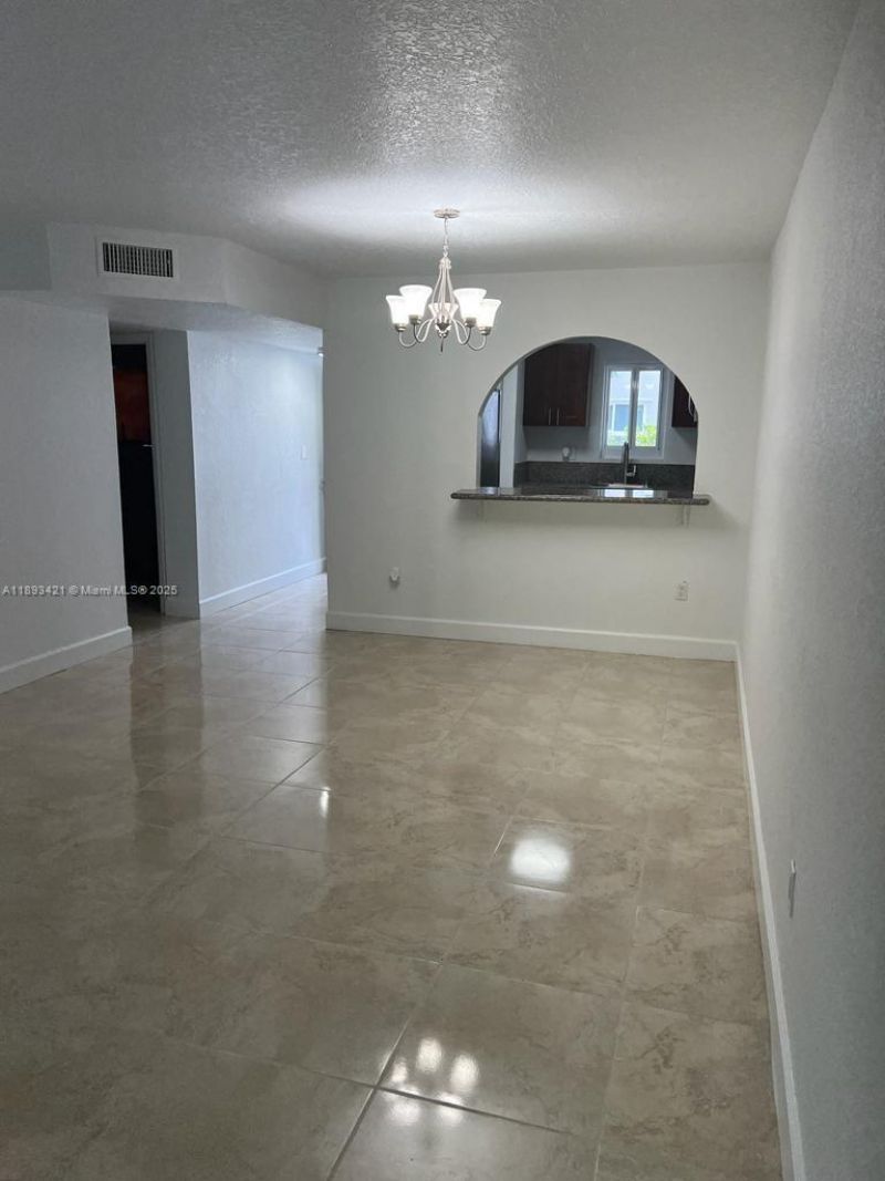 2670 W 76th St, Unit 101, Hialeah, FL 33016 Photo