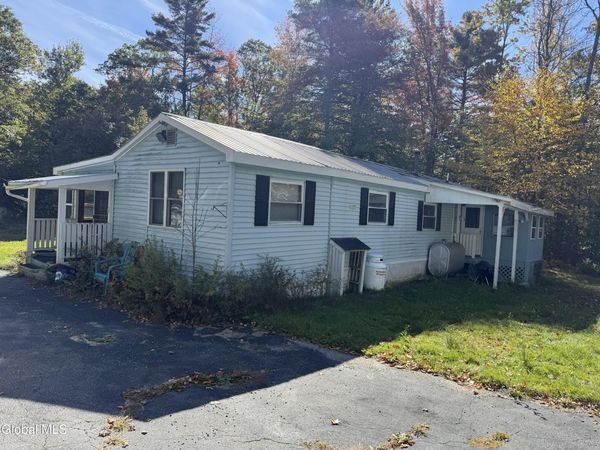 14 Harris Road, Brant Lake, NY 12815