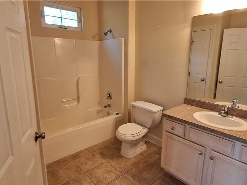 26736 Rue Saint Anne Court, Warrensville Heights, OH 44128 Photo 4