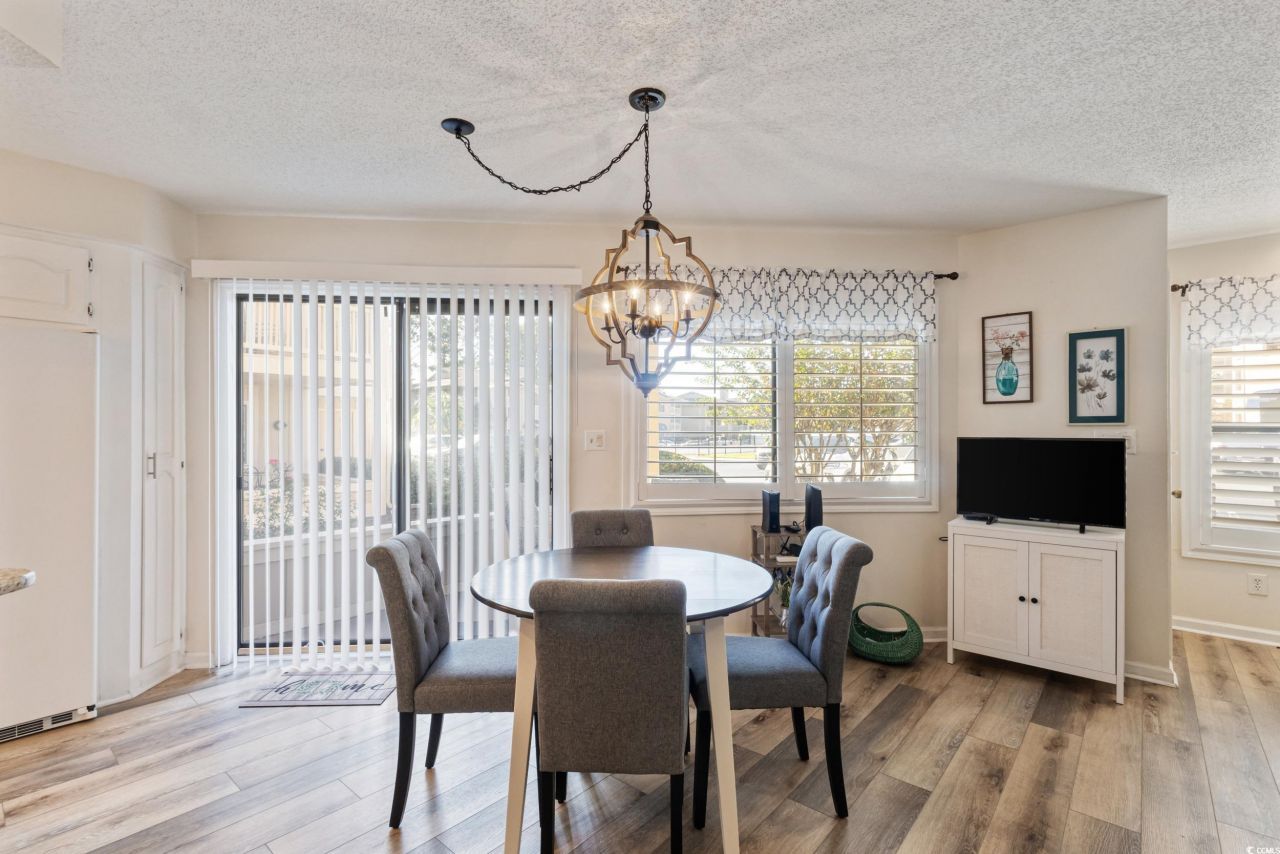 4242 Pinehurst Circle Photo 10