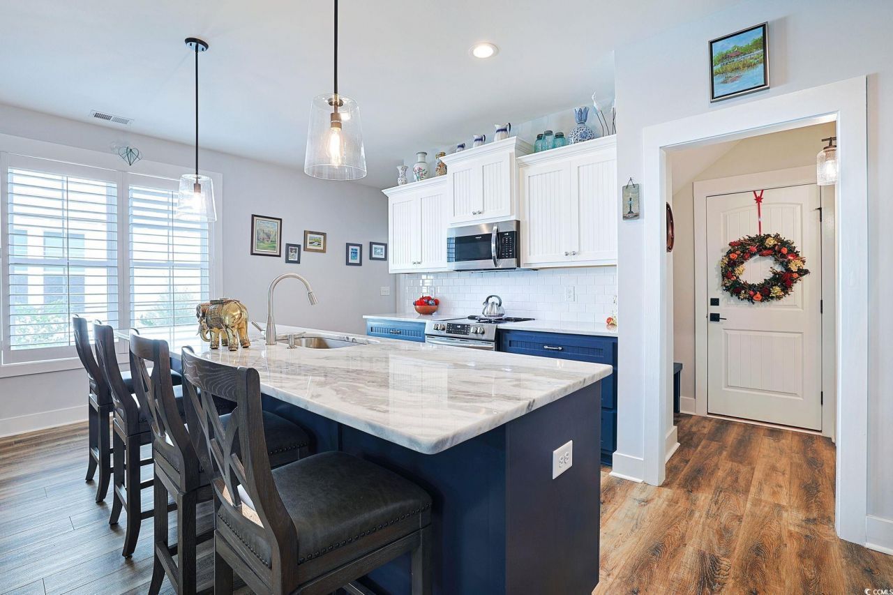 95 A Lydia Lane Photo 10