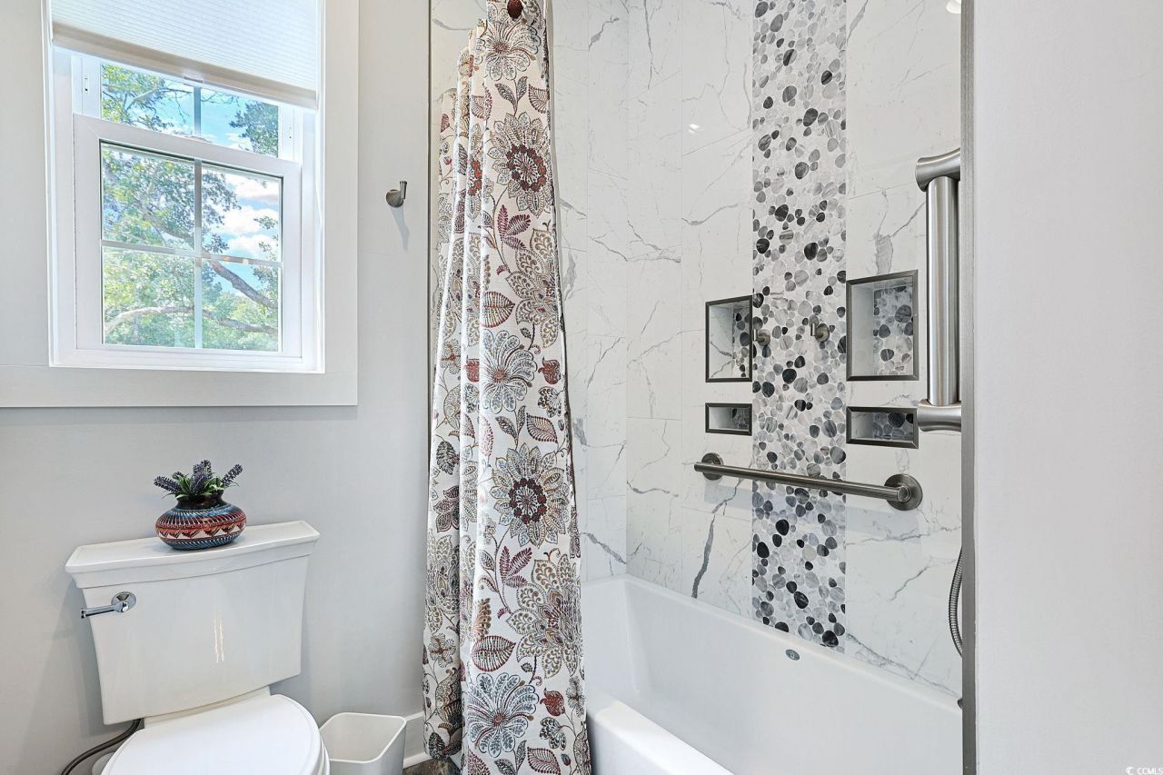 95 A Lydia Lane Photo 20