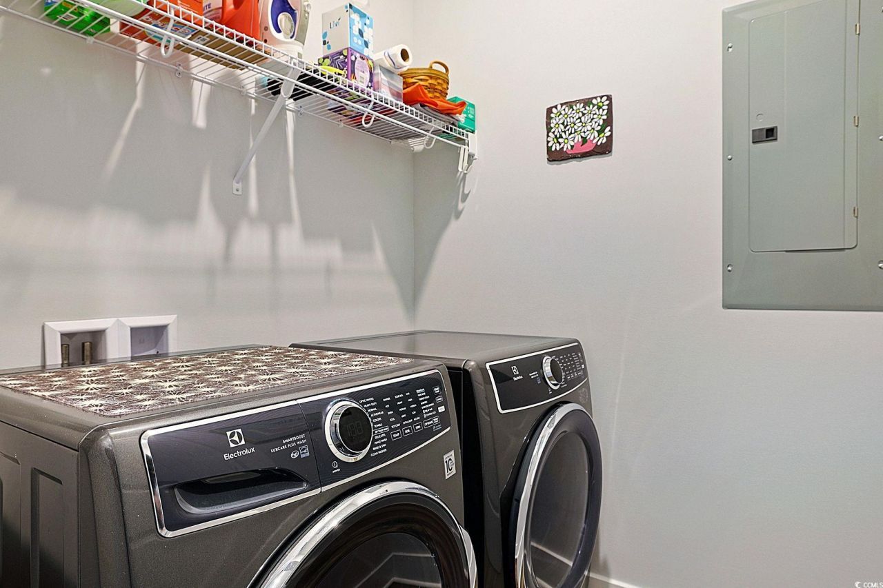 95 A Lydia Lane Photo 25