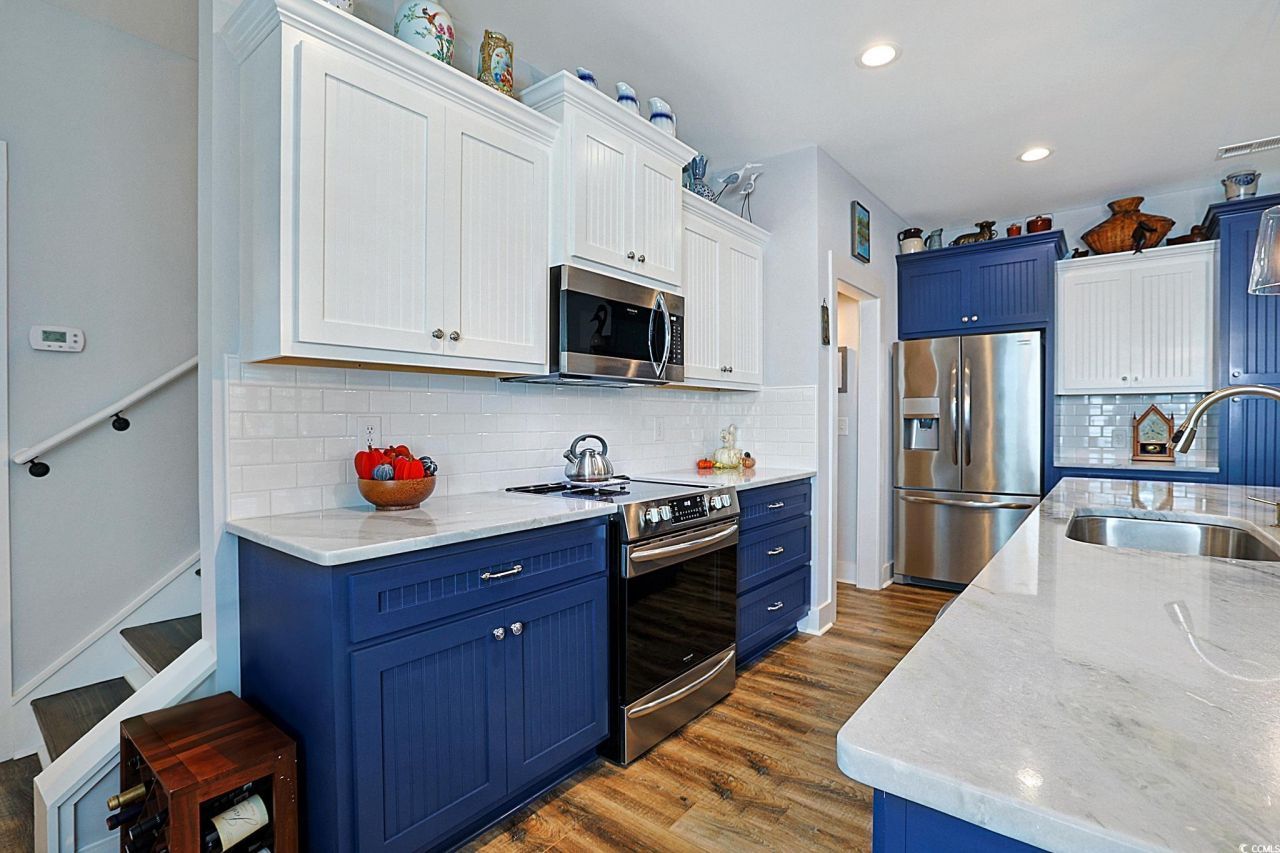 95 A Lydia Lane Photo 9