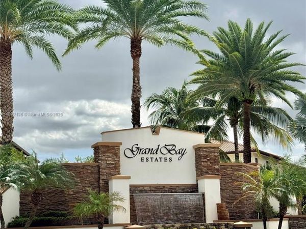 8640 NW 101st Pl, Unit 8640, Doral, FL 33178