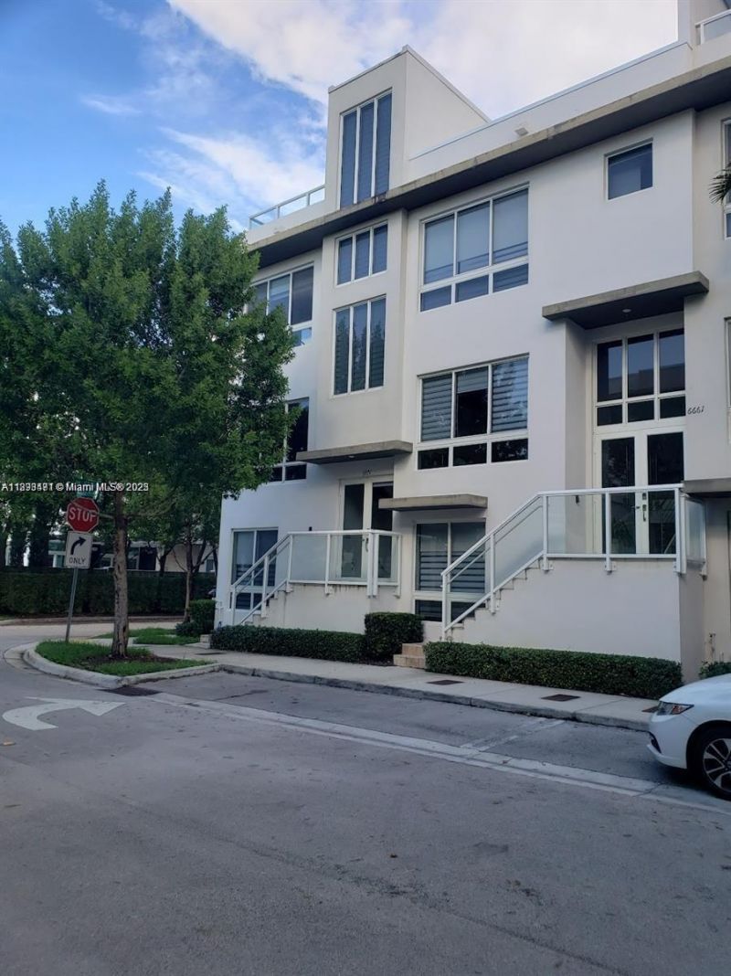 10501 NW 66th St, Unit 10501, Doral, FL 33178 Photo